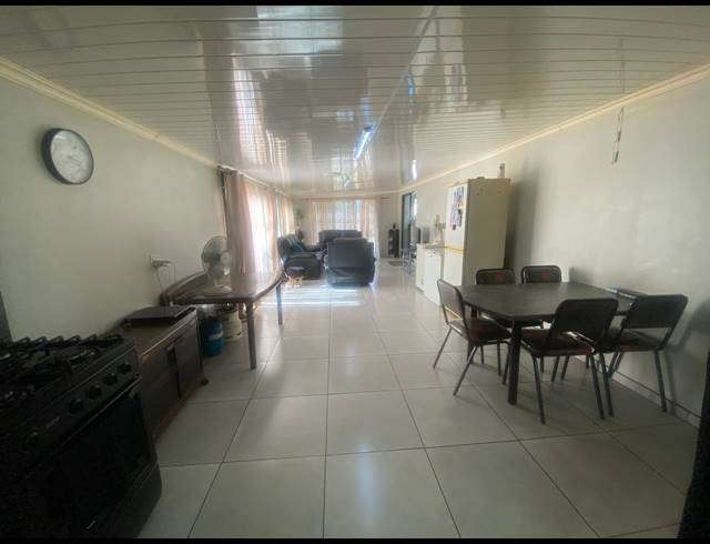 5 BEDROOM HOUSE FOR SALE IN MULLERSTUINE